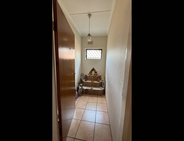 4 BEDROOM FREESTANDING FOR SALE IN ORIENT HEIGHTS